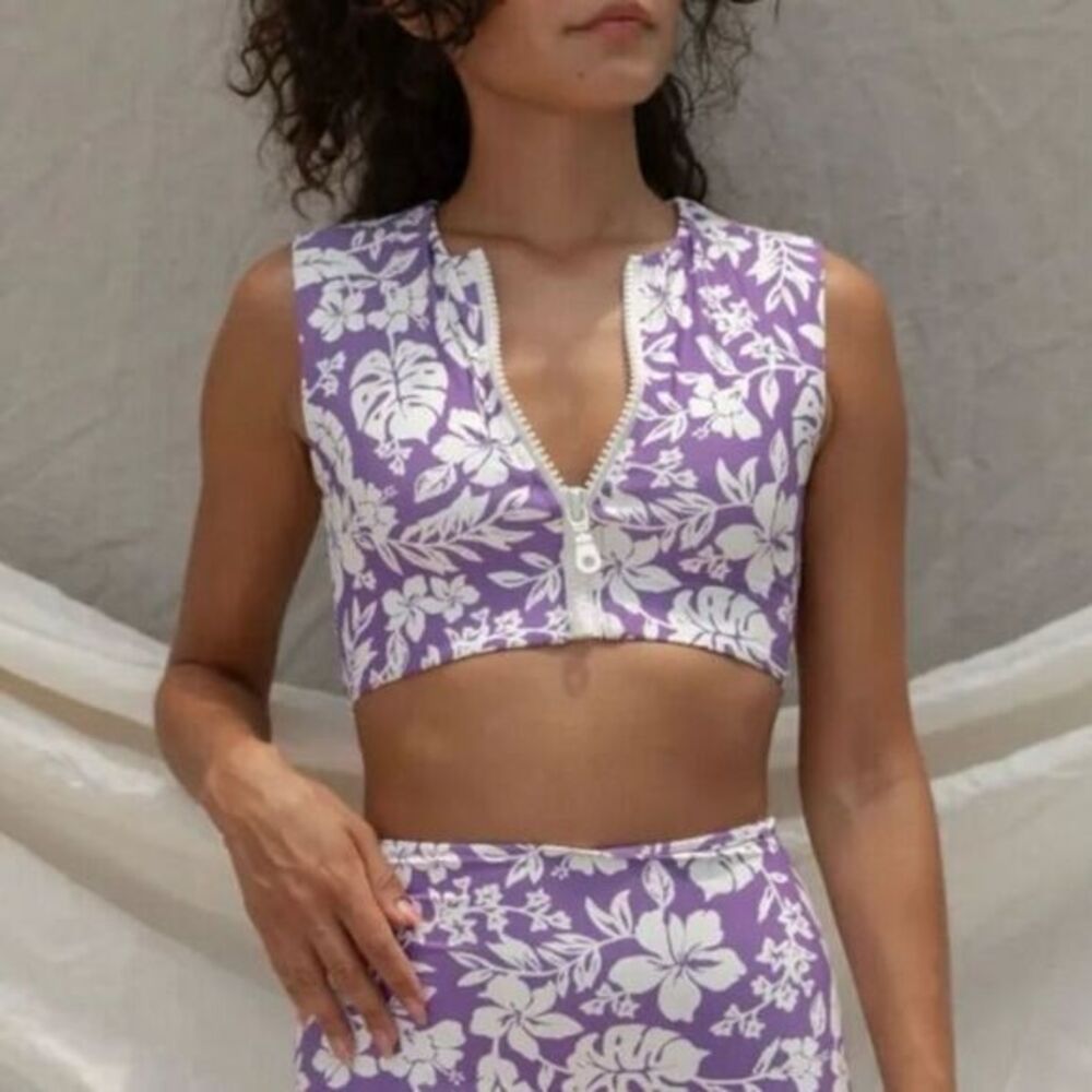 NWT Stone‎ Fox Swim Mase Bikini Top M Kauai Swim Vacation Rashguard